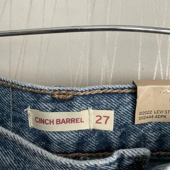 NWT Levi’s Cinch Barrel Jeans - Picture 8 of 16